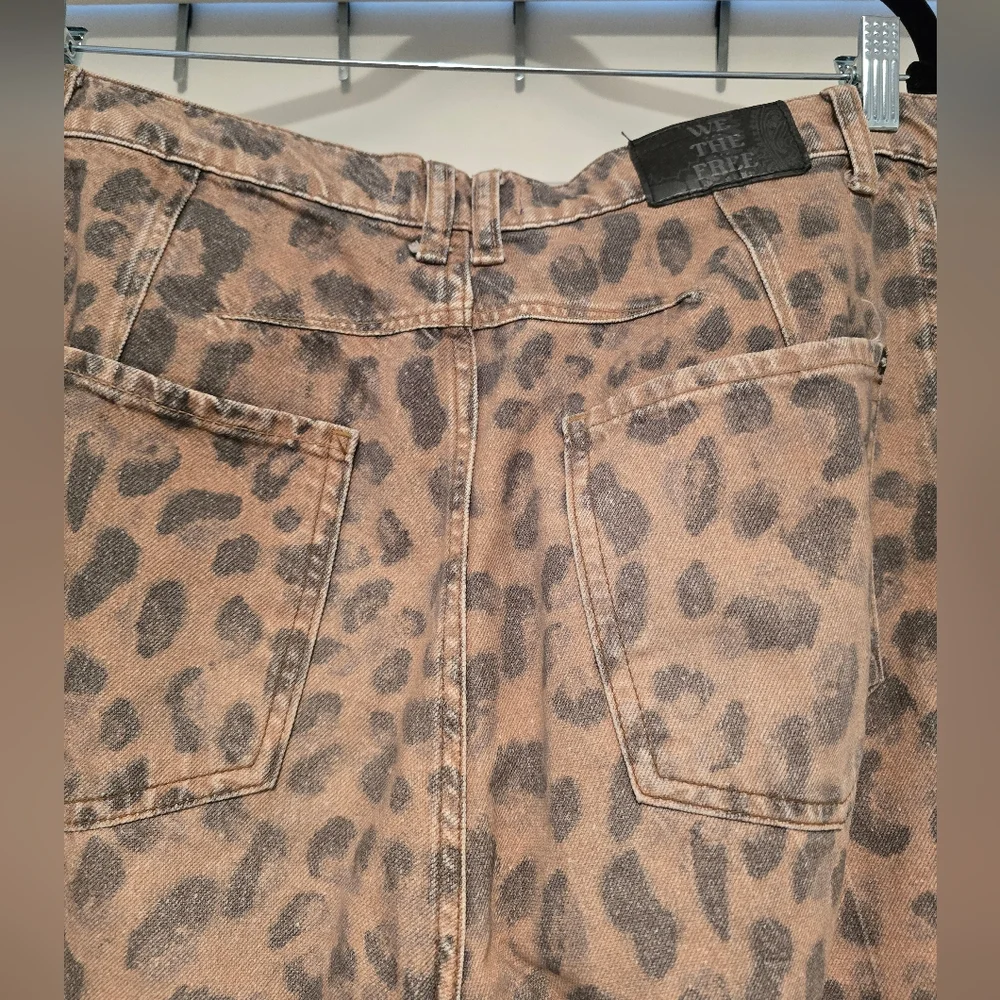 We The Free Leopard Print Barrel Jeans - Brown and Black SIZE 31 SIZE 10 - Picture 6 of 6
